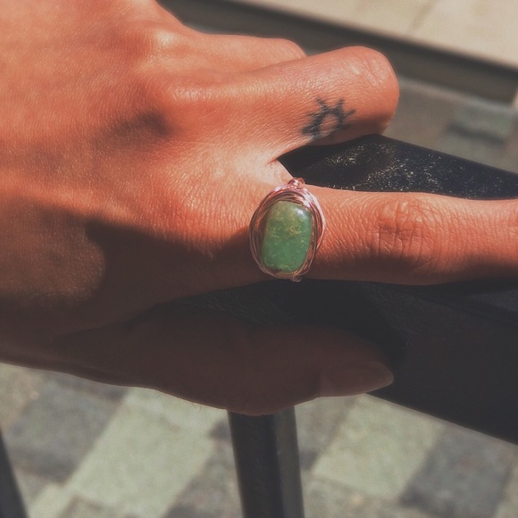 Natural Rose Quartz Stone Wire Wrapped Ring - Picture 2 of 6